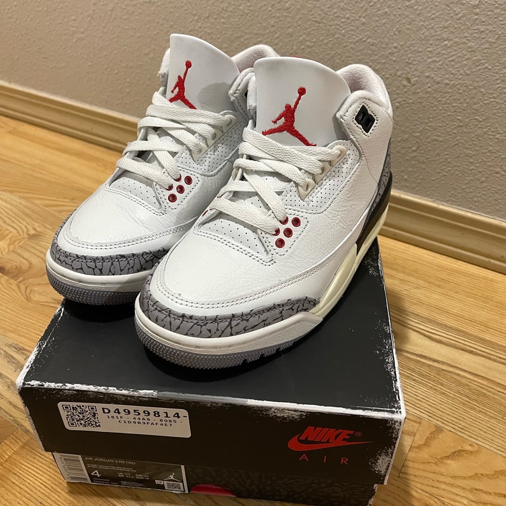 Jordan 3 Retro White Cement Reimagined
USED size 4 Men’s